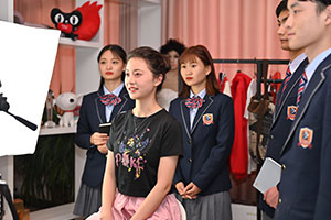 初中毕业成绩差女生去学什么好