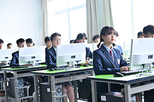 初中没考上高中，是选择职业学校还是技校