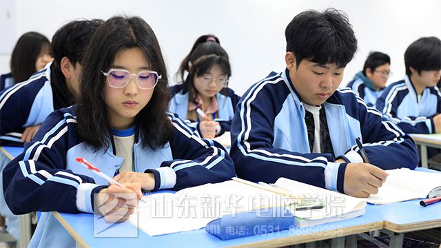 <a href=/ target=_blank class=infotextkey>山东新华电脑学院</a>