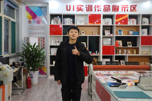 连凯：姐姐推荐来新华，学习技术再出发