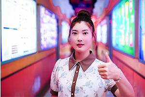 臧紫娜:功夫女孩来新华学设计