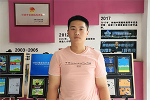 杨承鑫:中专毕业打工三载，再来新华学技术