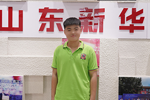 刘宇：初中毕业学技术，老师推荐来新华